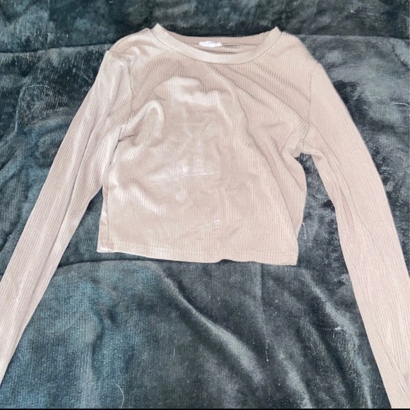 Size S and XS womens tops - Picture 2 of 7